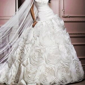 GALINA Signature Ivory Wedding Gown 16W Great Condition Crystal Shoulder Straps